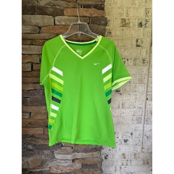 Nike Performance Shirt-Size Medium - Picture 1 of 5